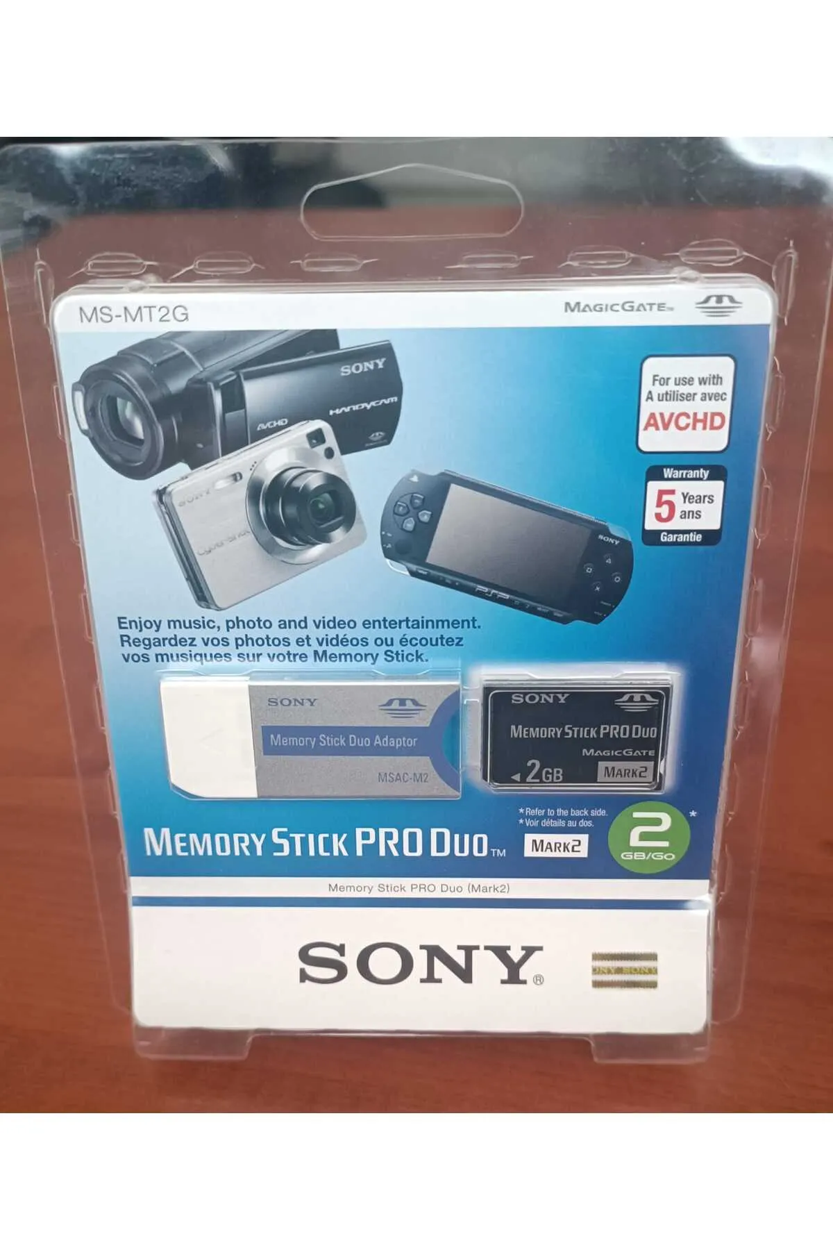 Sony MEMORY STİCK PRO DUO 2 GB HAFIZA KARTI VE ADAPTÖRÜ