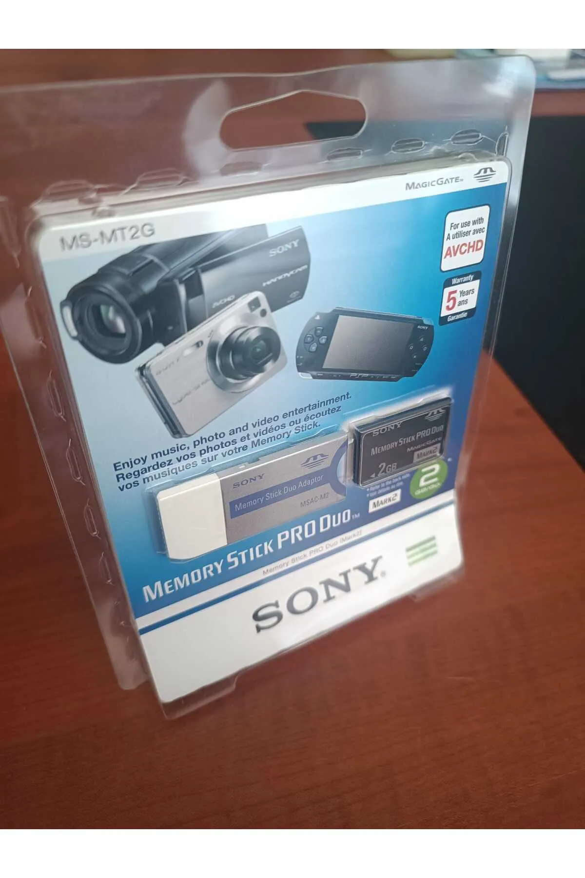 Sony MEMORY STİCK PRO DUO 2 GB HAFIZA KARTI VE ADAPTÖRÜ