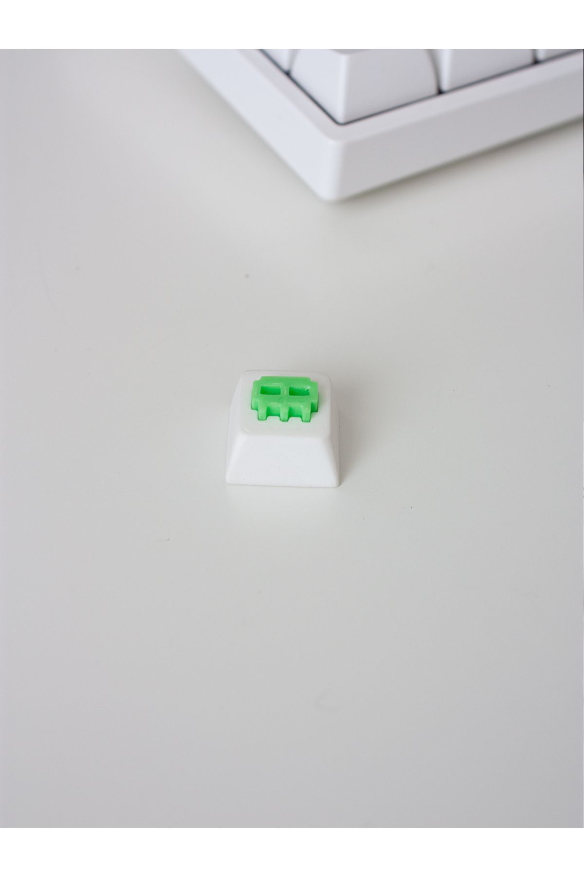 buffed Piksel Alien Mekanik Klavye Tuşu Artisan Keycap Gamer Aksesuar buffed