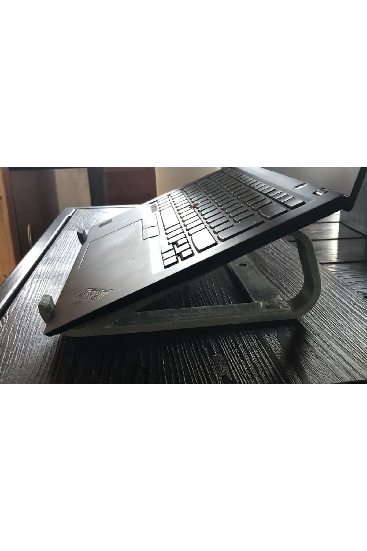 Internos Design Siyah Eğimli Laptop Standı