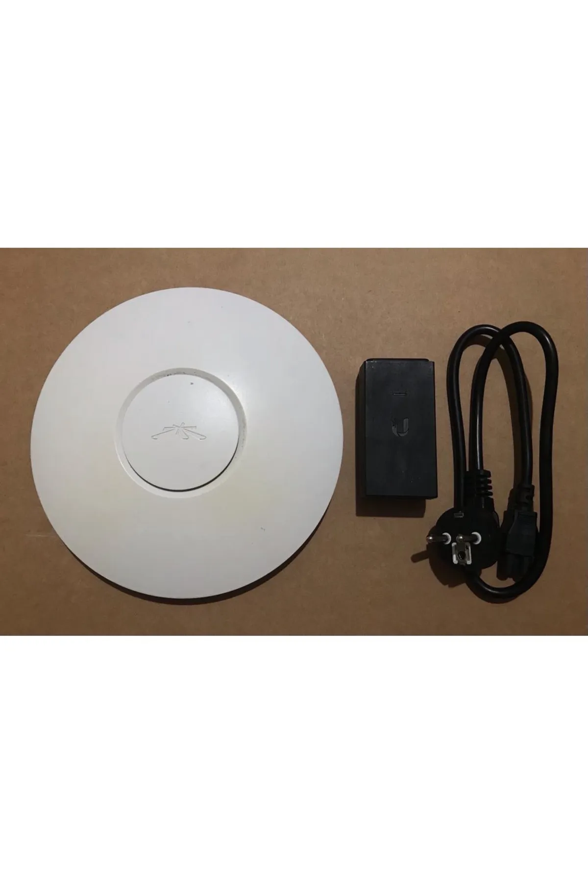 UBIQUITI (UBNT) UBNT UNIFI İÇ ORTAM UAP (YNLNMŞ) 2.4 GHZ ACCESS POINT Uyumlu