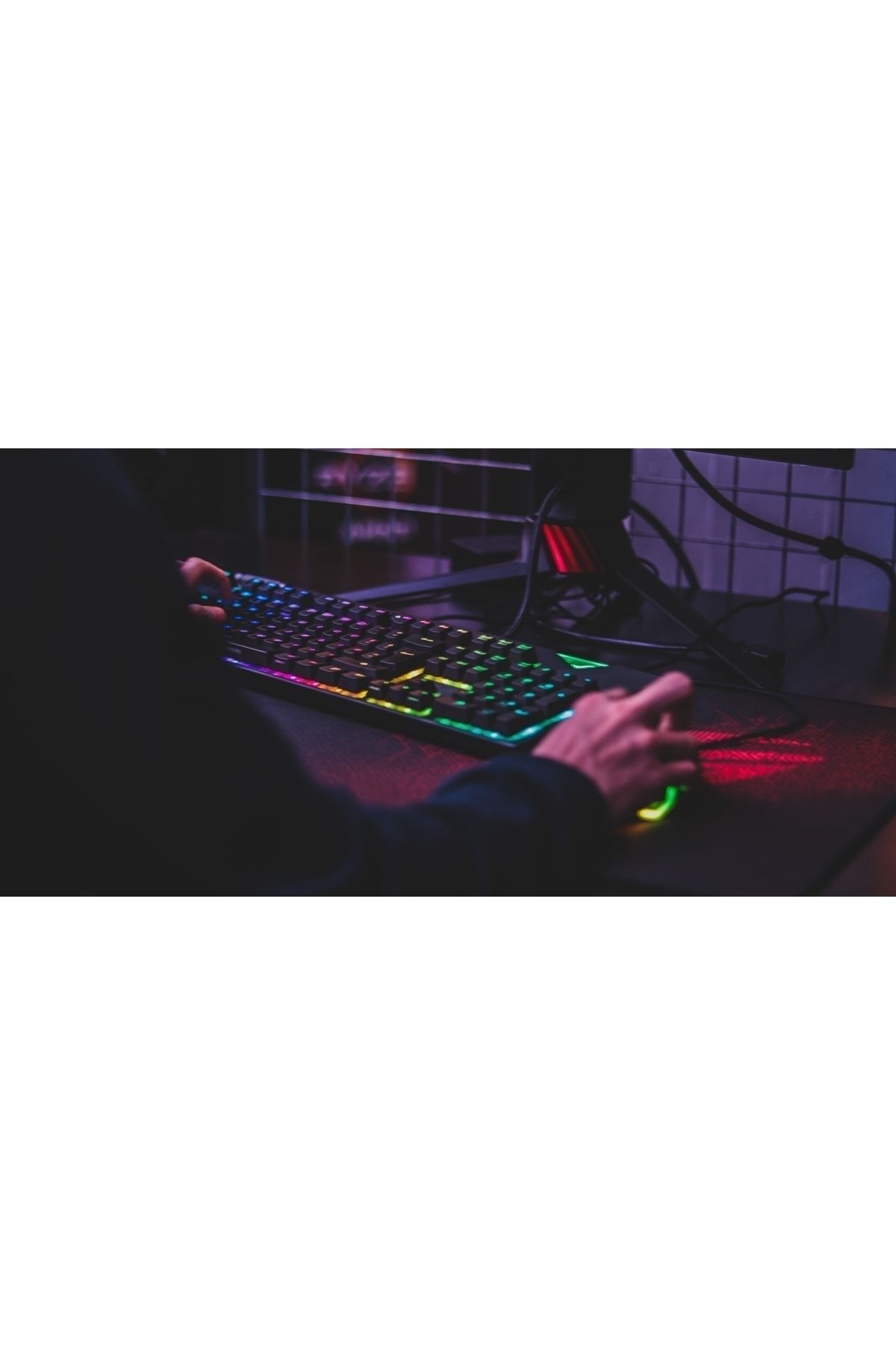 EHZ TEKNOLOJİ V5 Rgb Işıklı Türkçe Q Kablolu Mekanik Klavye